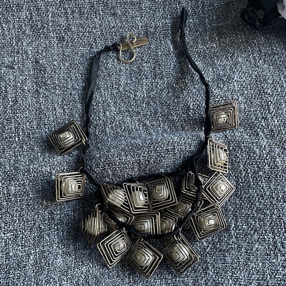 Geometric Gold Necklace - Picture 2 of 4